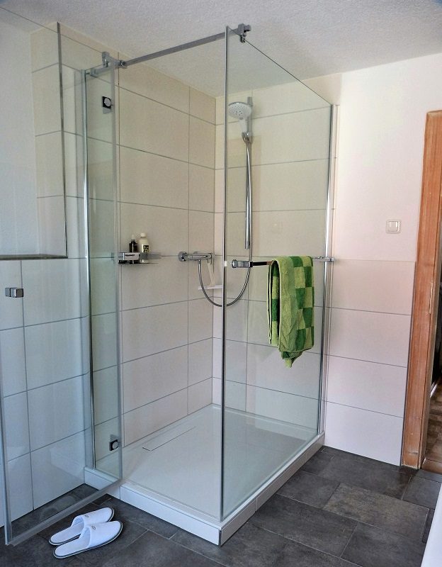 Bad Dusche von Villeroy & Boch