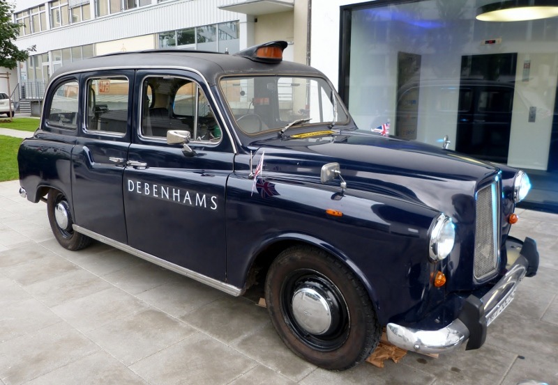 Debenhams car in Munich