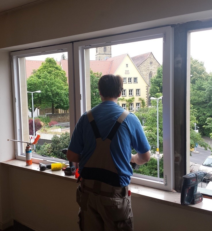 Handwerker am wurschteln - Fenster - neu