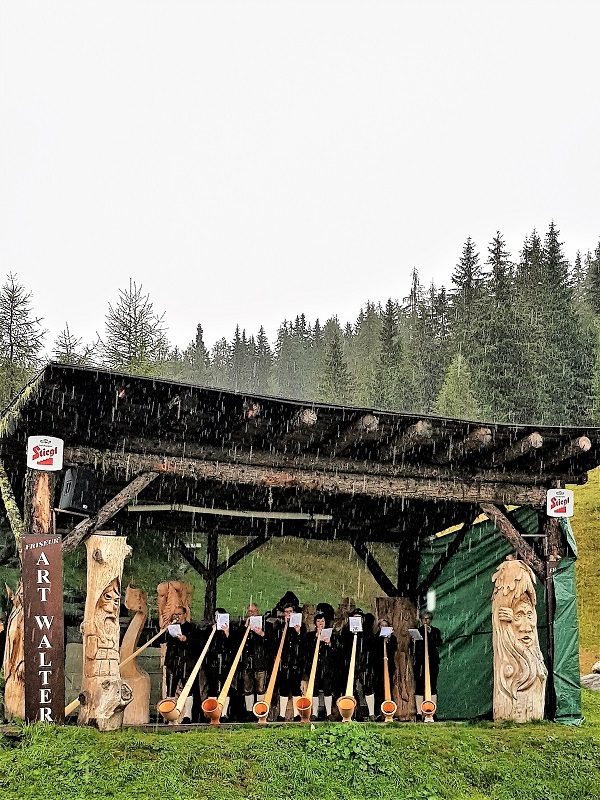 Alphornbläser zur Eröffnung vom Hüttenkult