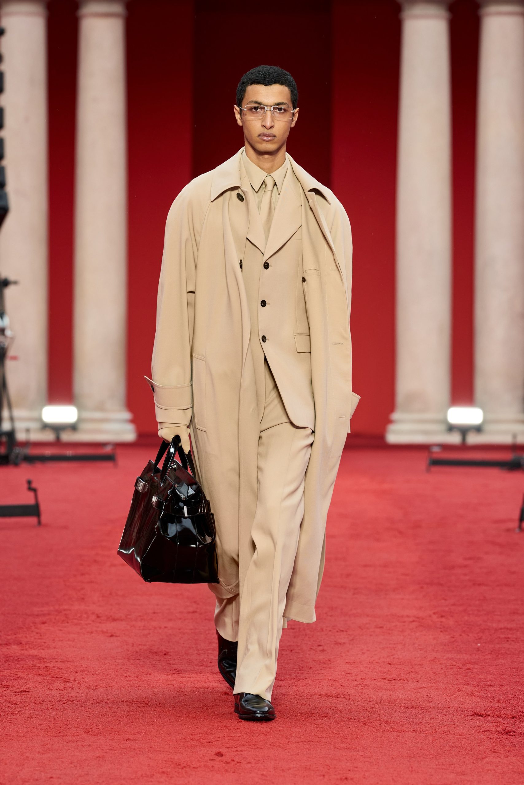 Salvatore Ferragamo auf der Milano Moda Donna – Frühling/Sommer 2023