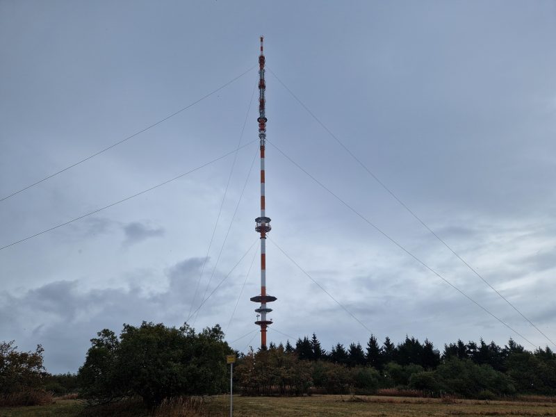 Antenne auf dem Heidelstein in der Rhön