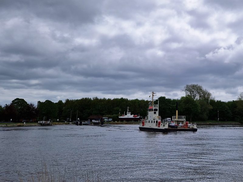 Die Kanalfähre Hochdonn am Nord-Ostsee-Kanal
