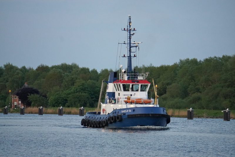 Schlepper Fairplay-54 im Nord-Ostsee-Kanal