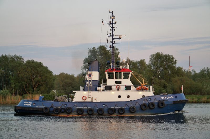 Schlepper Fairplay-54 im Nord-Ostsee-Kanal