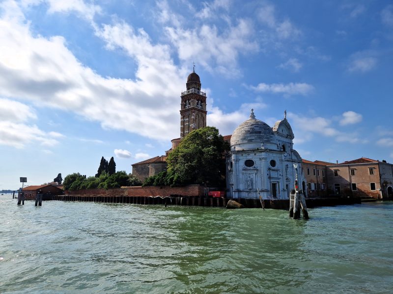 Auf dem Weg zur Insel Burano in Venedig