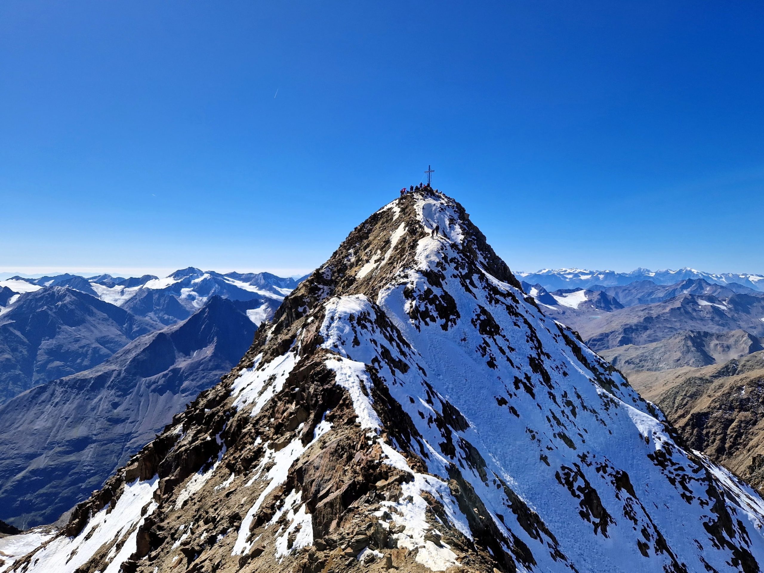 Tag 3 - Abstieg über den Gipfelgrat der Wildspitze im Ötztal