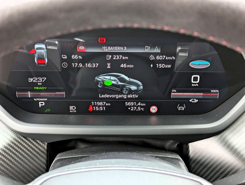Der Audi RS e-tron GT im Test - Cockpit