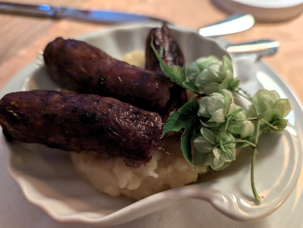 Hopfenbrautwürste im Gasthaus Michelsberg in Hersbruck im Nürnberger Land