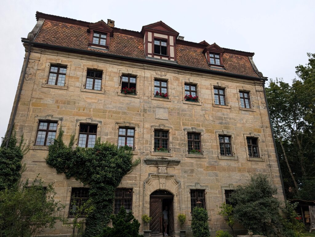 Kolerschloss in Neuhof auf der Hopfenradtour im Nürnberger Land