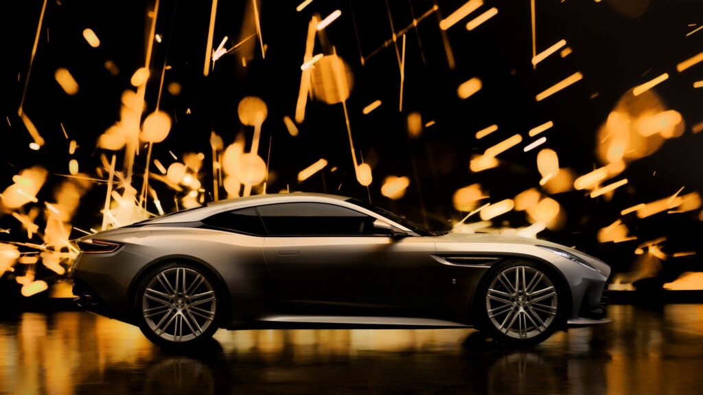 Aston Martin DB12 in der Goldfinger Edition