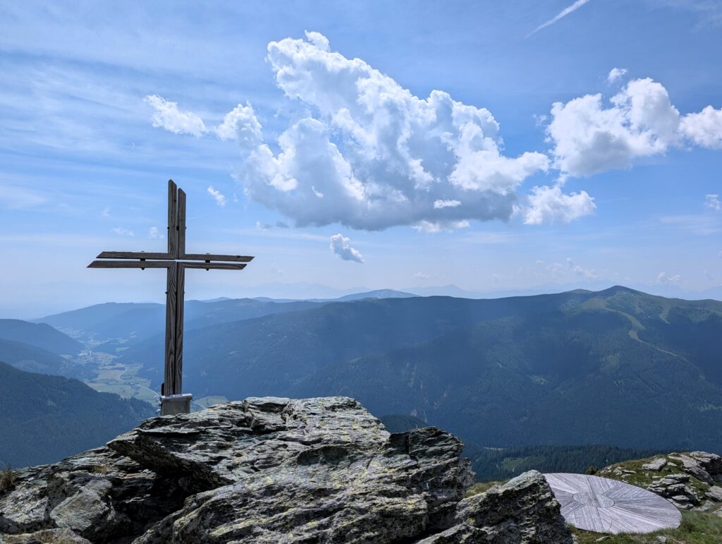 Nockberge-Trail Etappe 5 vom Falkertsee nach Bad Kleinkirchheim Zirkitzen - Gipfelkreuz