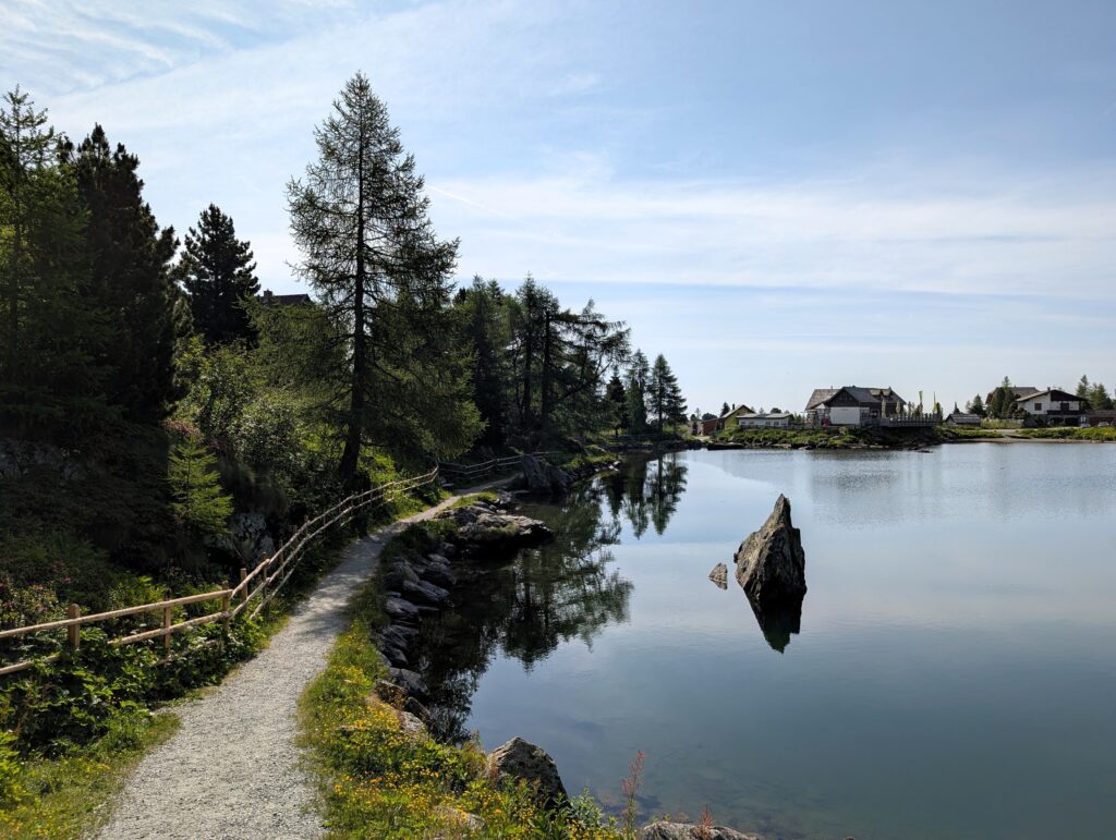 Nockberge-Trail Etappe 5 vom Falkertsee nach Bad Kleinkirchheim Zirkitzen - Weg um den Falkertsee