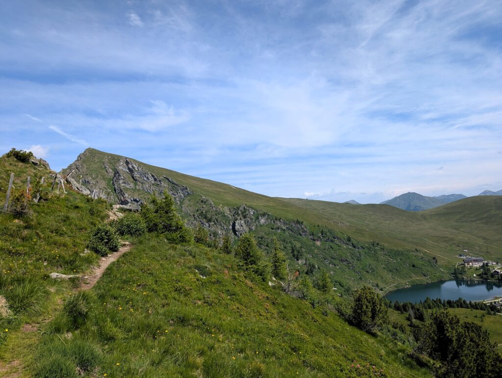 Nockberge-Trail Etappe 5 vom Falkertsee nach Bad Kleinkirchheim Zirkitzen - Weg und Aussicht