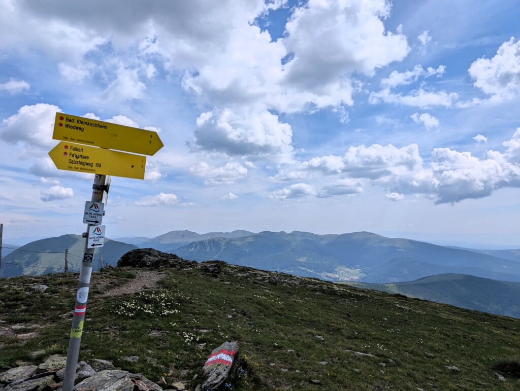 Nockberge-Trail Etappe 5 vom Falkertsee nach Bad Kleinkirchheim Zirkitzen - Wegweiser