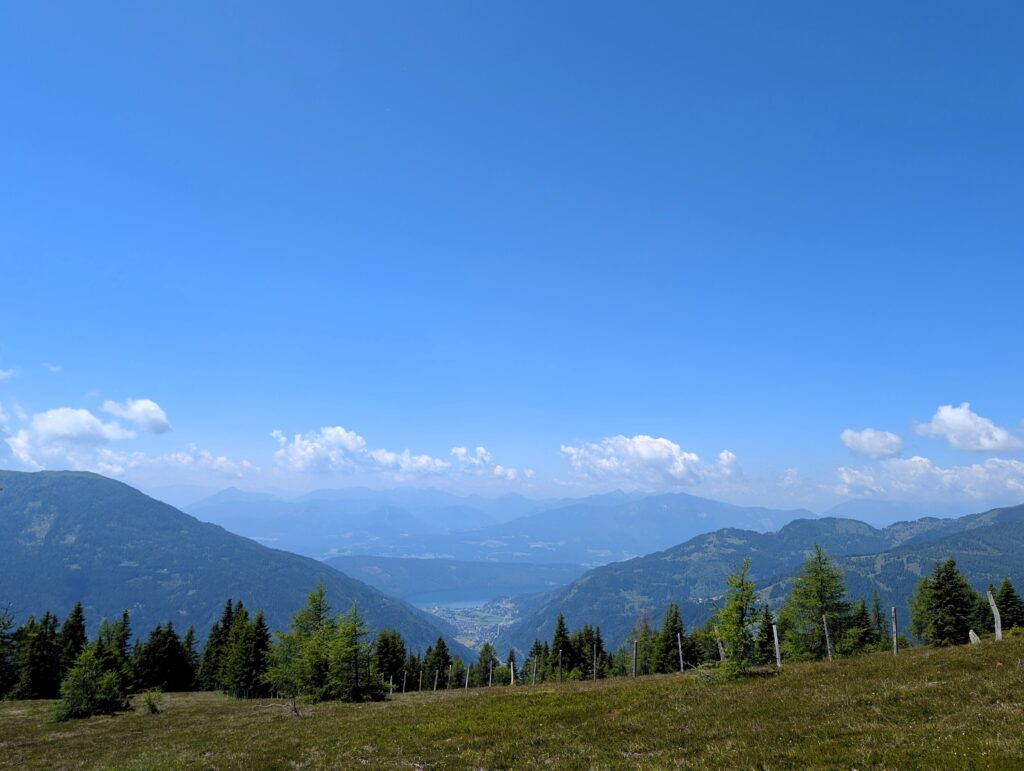 Nockberge-Trail Etappe 6 vom Bad Kleinkirchheim Zirkitzen zum Erlacherhaus - Aussicht weiter oben