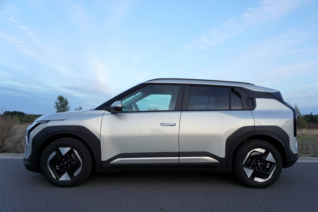 Der Kia EV3 Seite links