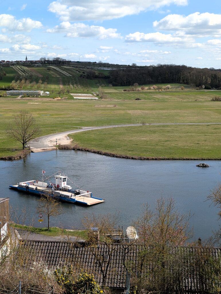 Fähre Wipfeld von oben auf dem Panoramaweg rund um Wipfeld und Schwanfeld