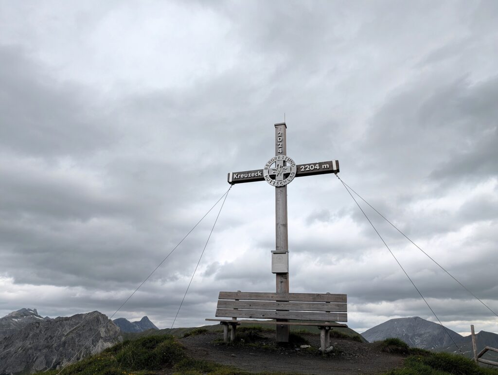 Gipfelkreuz Kreuzeck auf dem Salzburger Almenweg